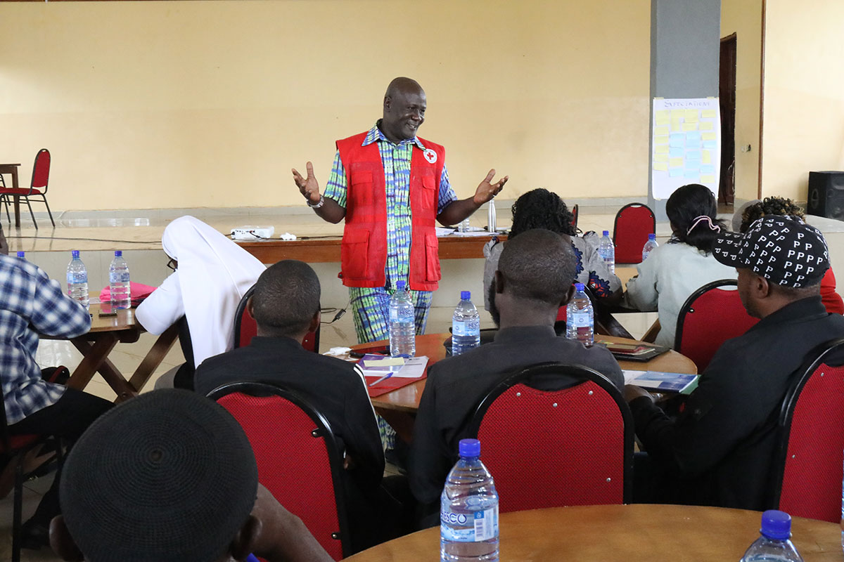 Cameroon Red Cross Disaster Manager guiding participants on Disaster risk management