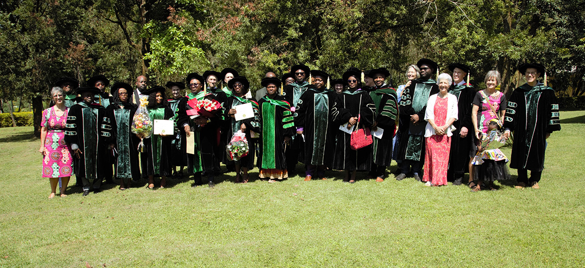 Graduates with facilitators