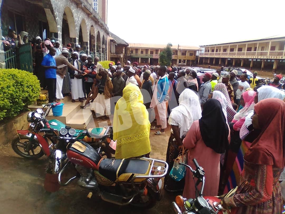 BBH Staff at Ntoh Nso palace drilling Moslem faithfuls on the slogan 'Know your risk, know your response , WDD