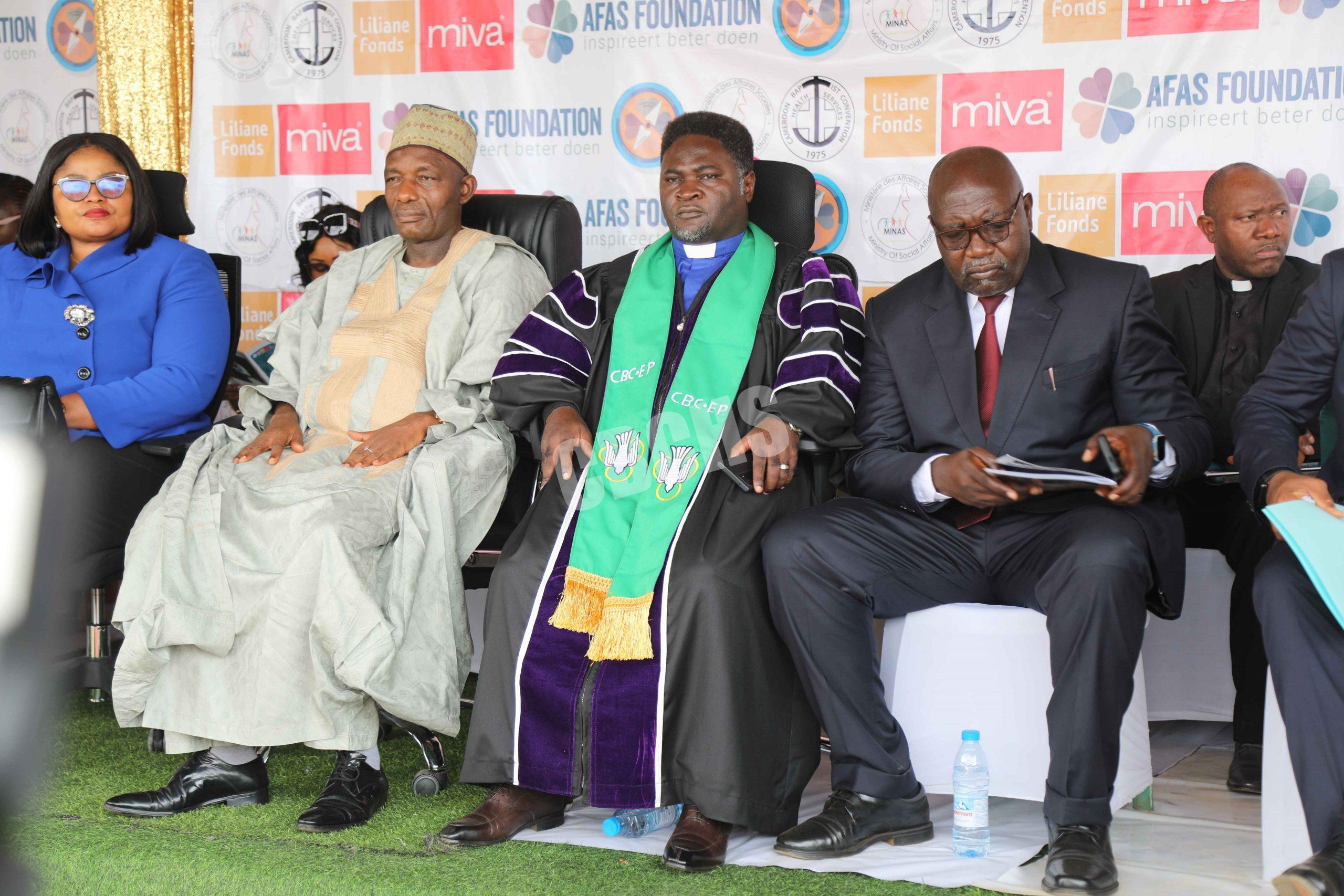 CBC Executive President flanked by Fon Foreke (MINAS) and CBC Chairman, Mr. Kongor John