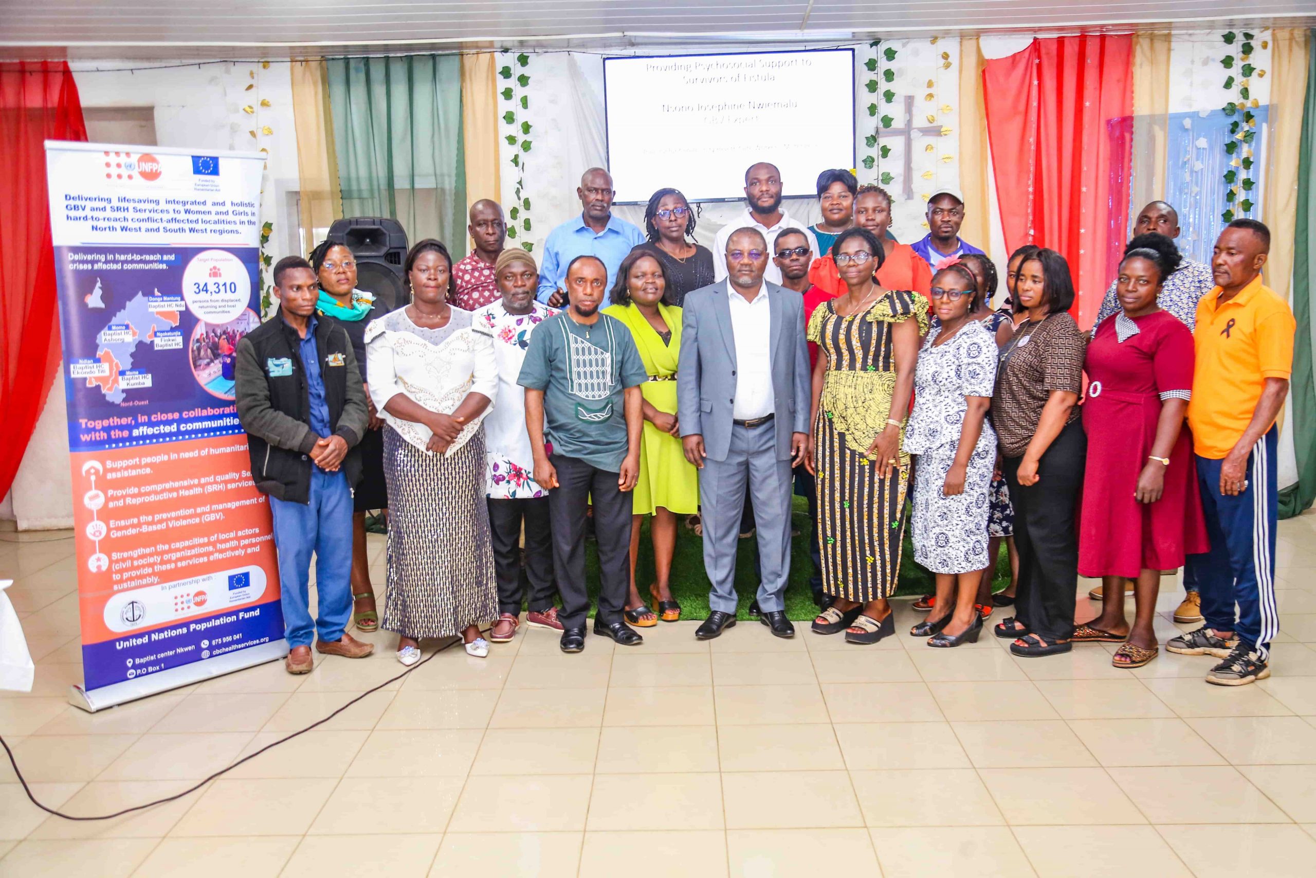 Participants pose with dignitries