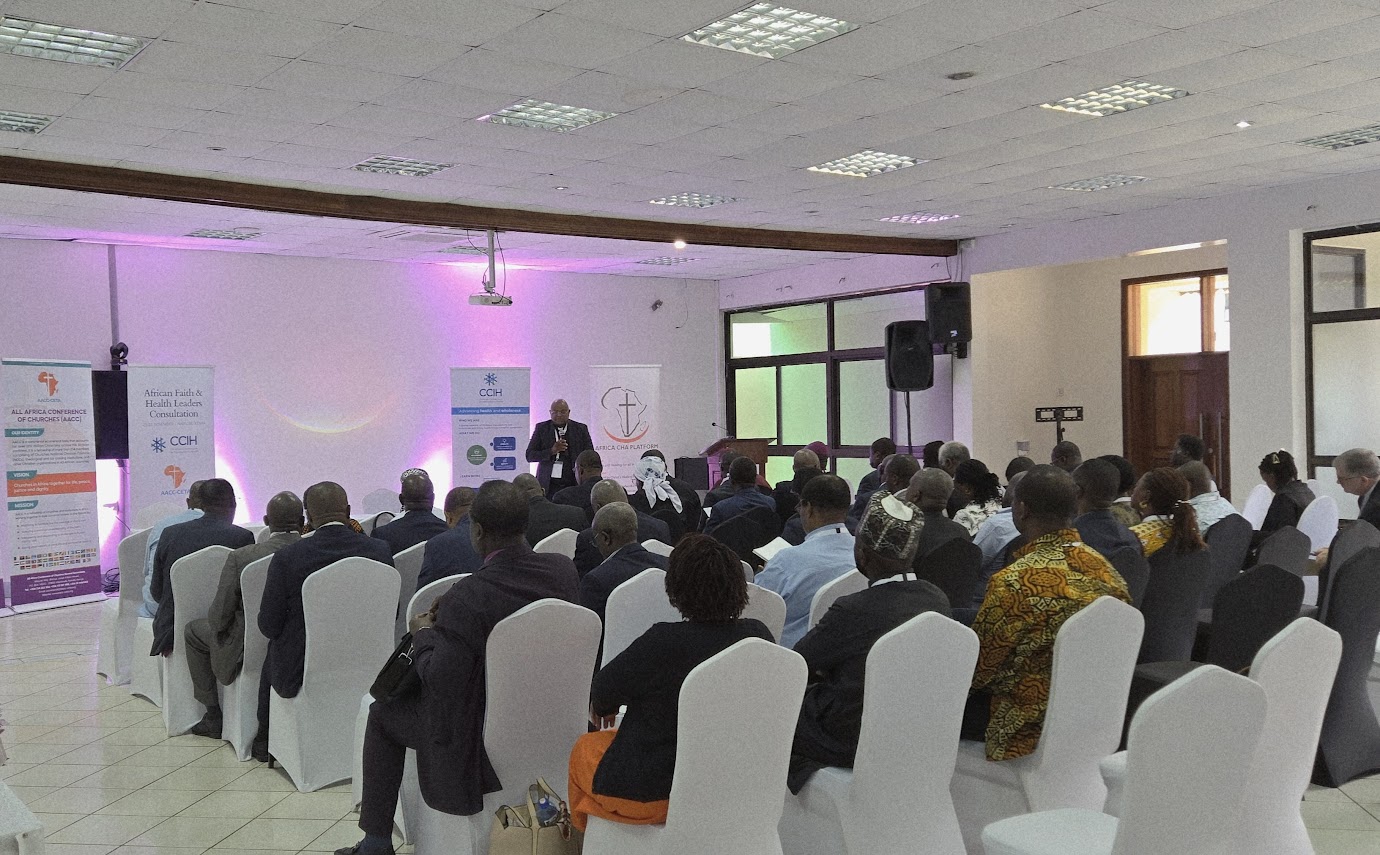 Dr. Rev. Prof DAVID NYIAWUNG (CEPCA Cameroon) facilitating closing discussion