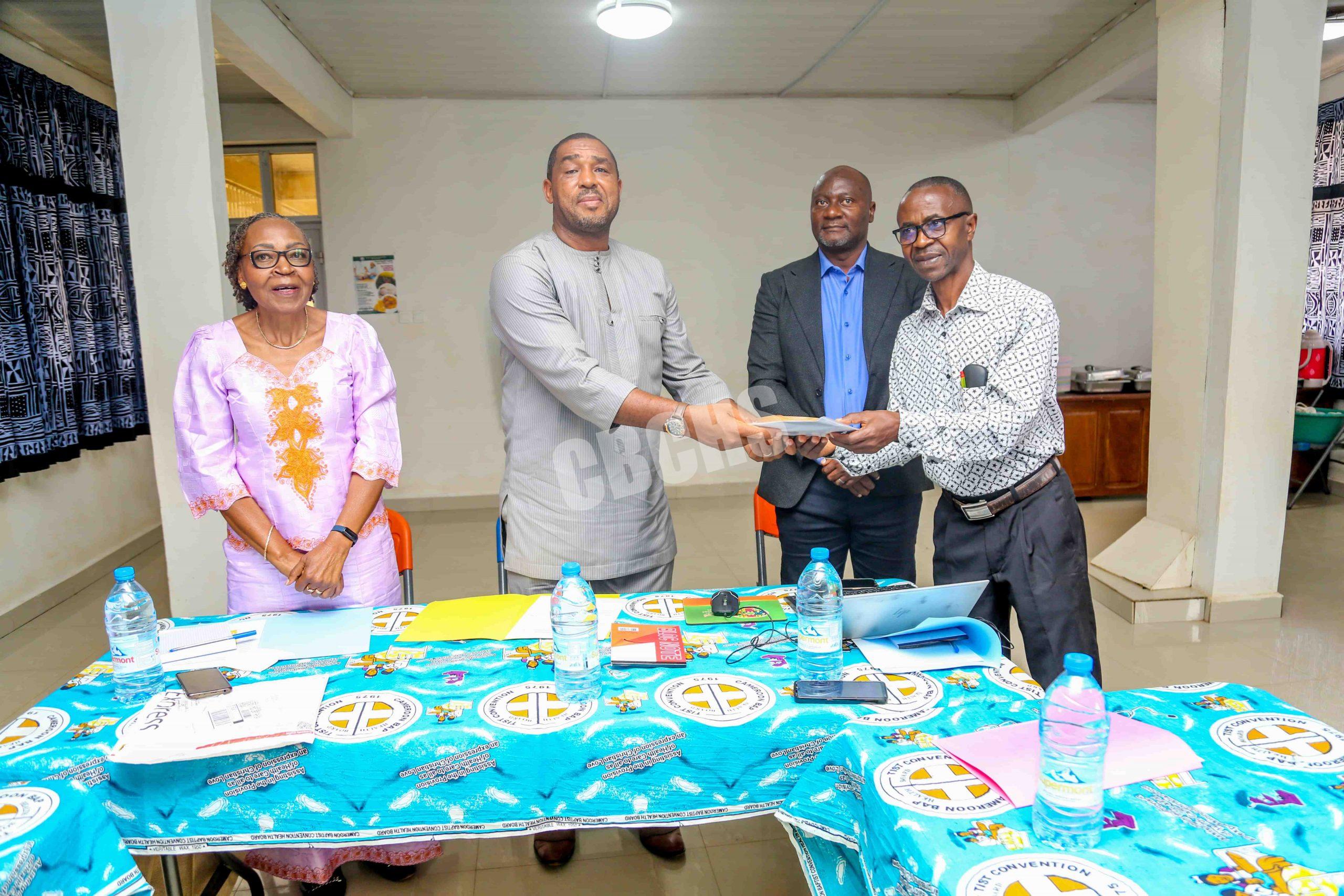 DHS salutes NCD PCP Manager & presents to him the UN Task Force Award