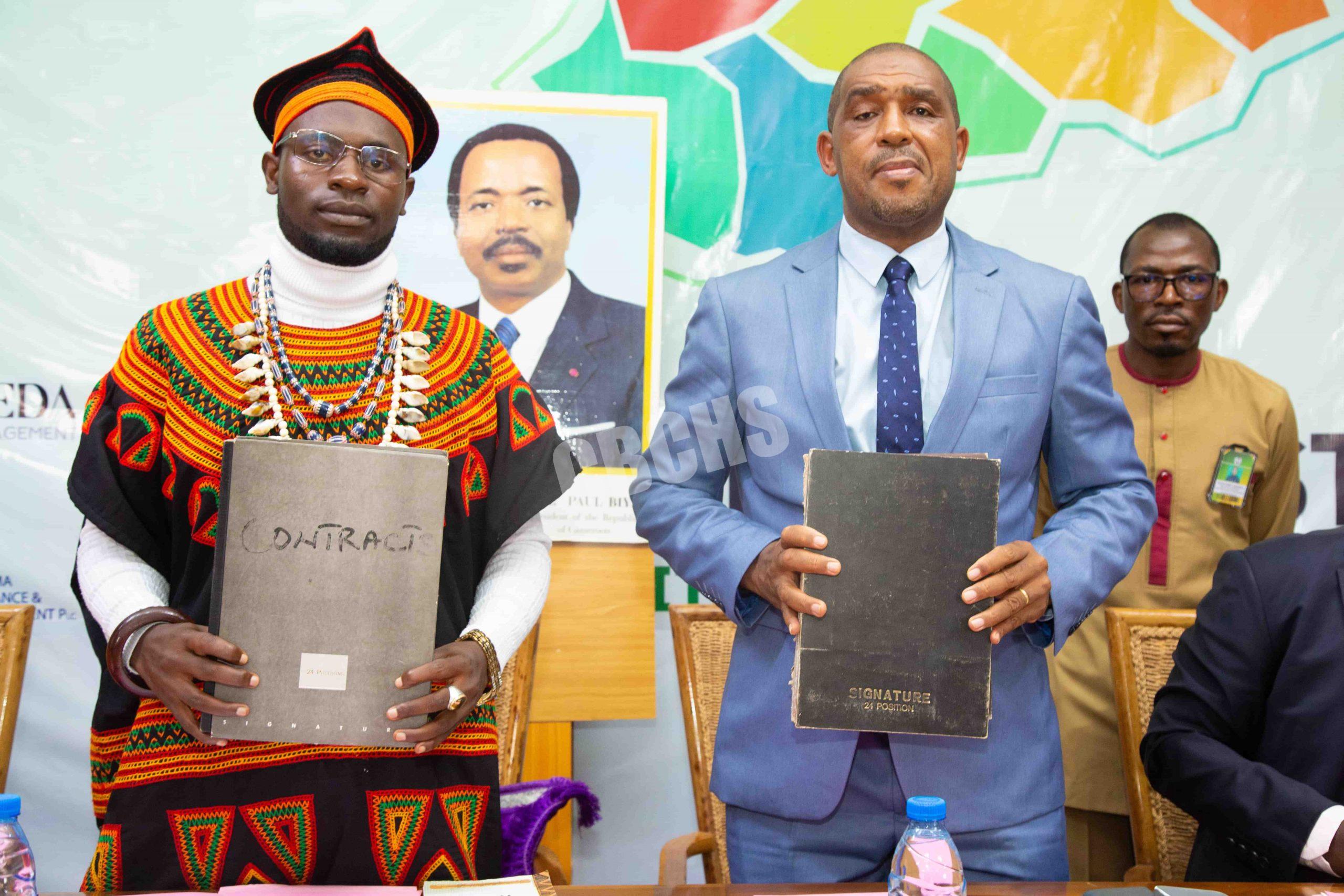 Representatives of NWRA & CBCHS brandish signed MoU