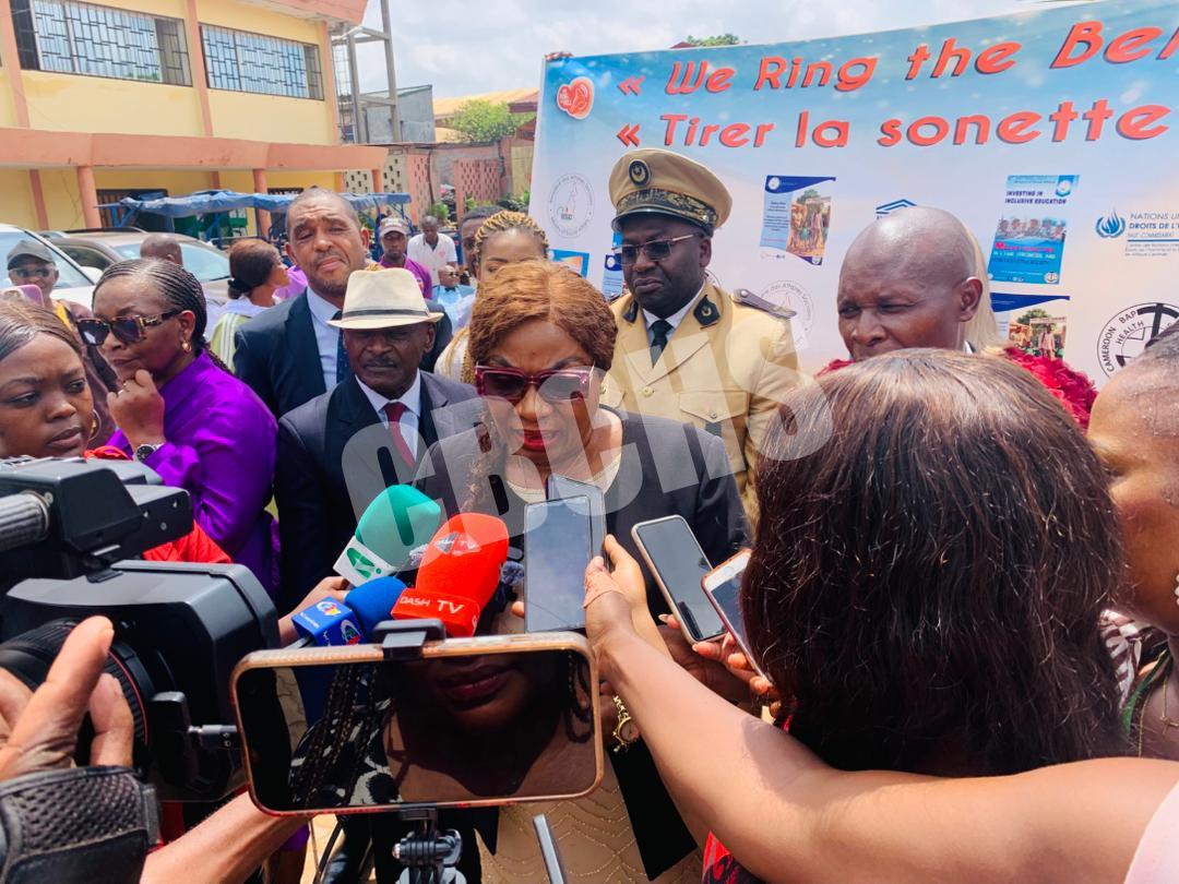 Minister of Social Affairs speaking to the press